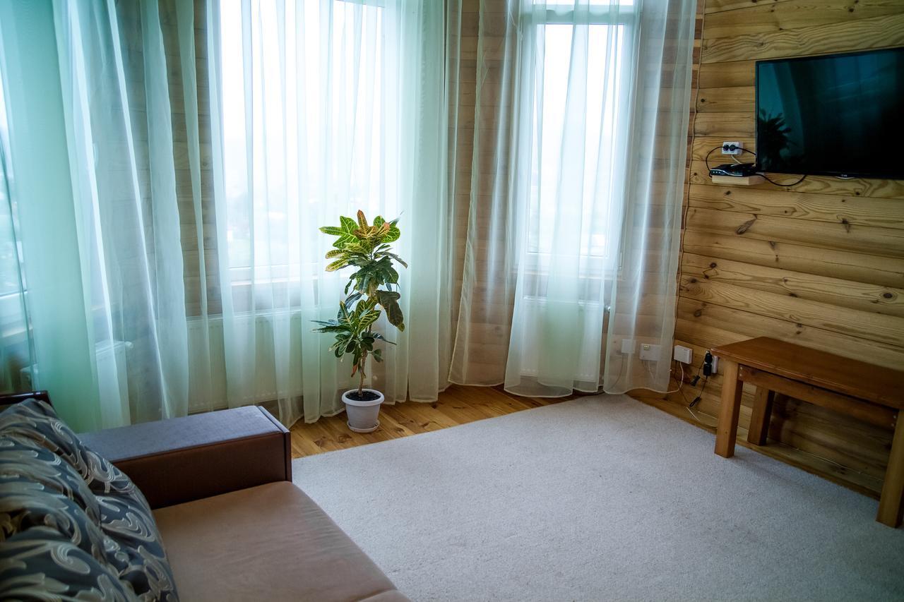 Pid Lisom Hotell Skhidnytsia Exteriör bild
