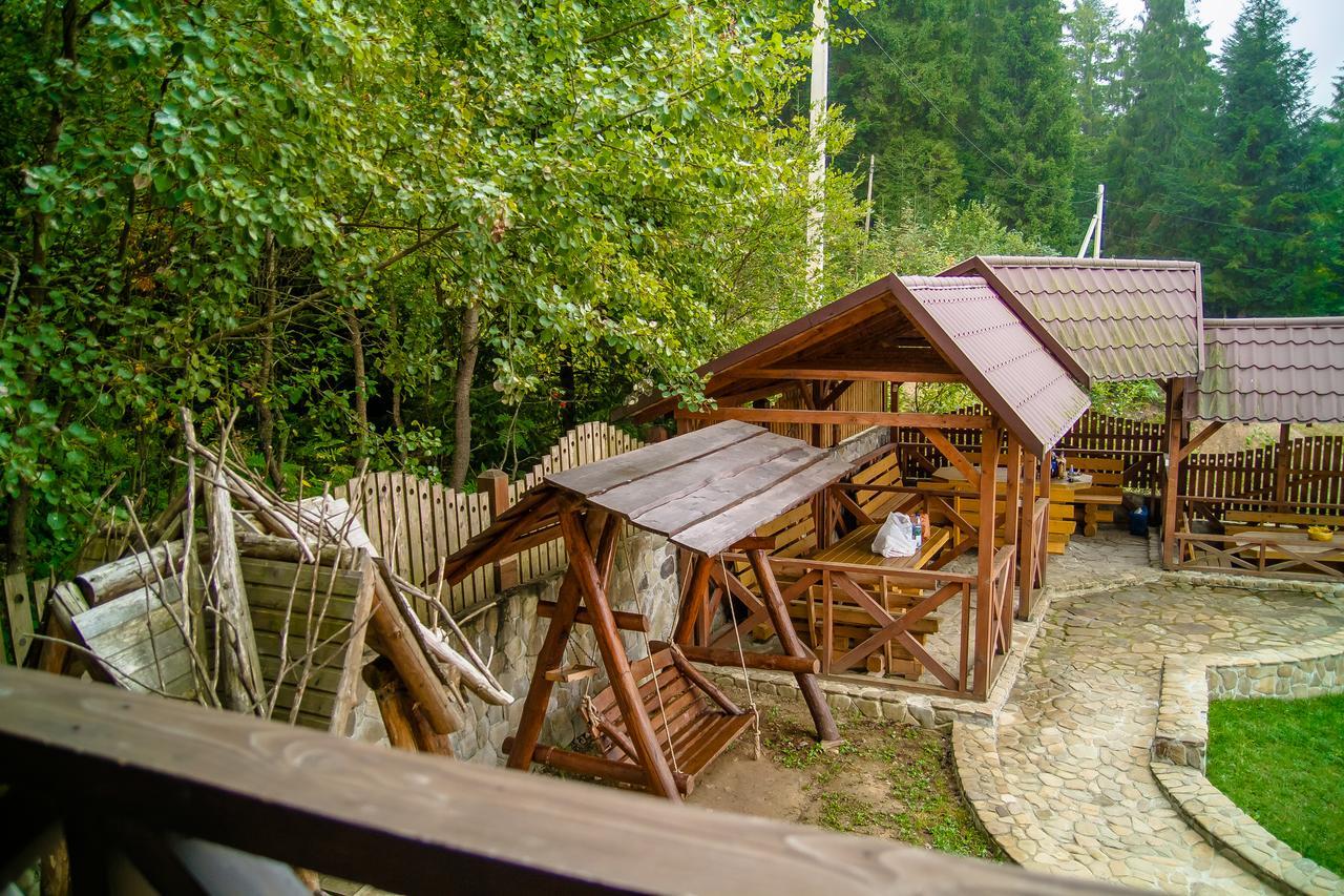 Pid Lisom Hotell Skhidnytsia Exteriör bild