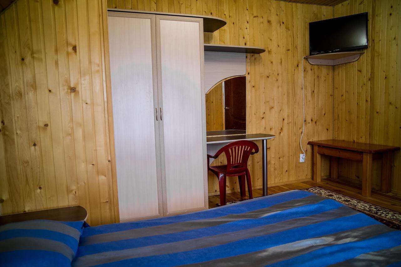 Pid Lisom Hotell Skhidnytsia Exteriör bild