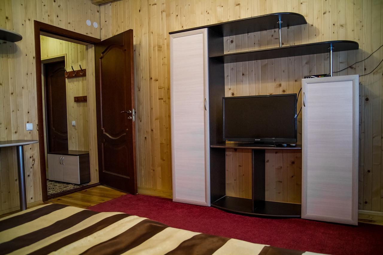 Pid Lisom Hotell Skhidnytsia Exteriör bild